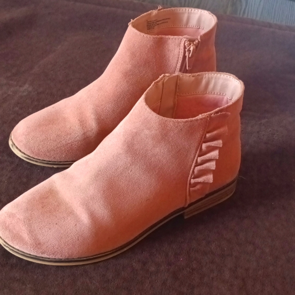 Cat & Jack blush pink suede boots